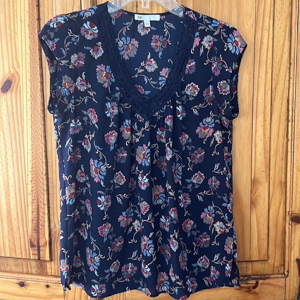 DR2 Floral Top with Lace
